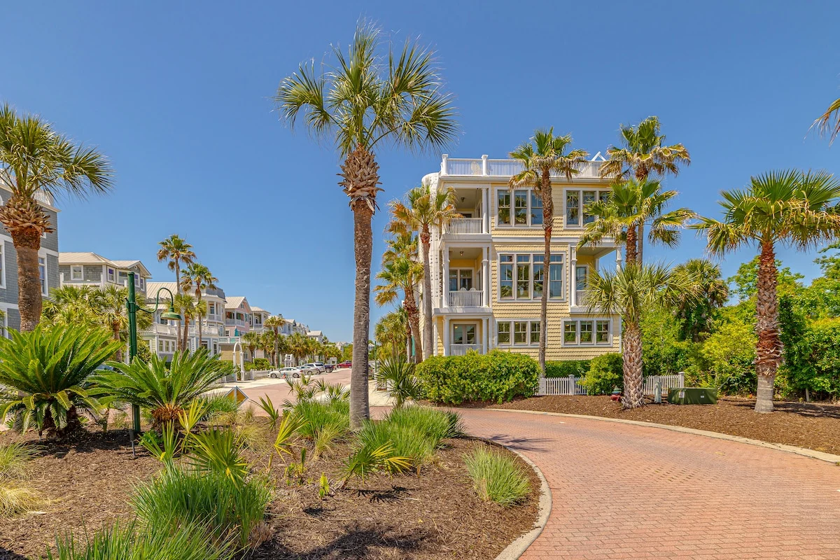 Medium homes sleep up to 9 St. Simons